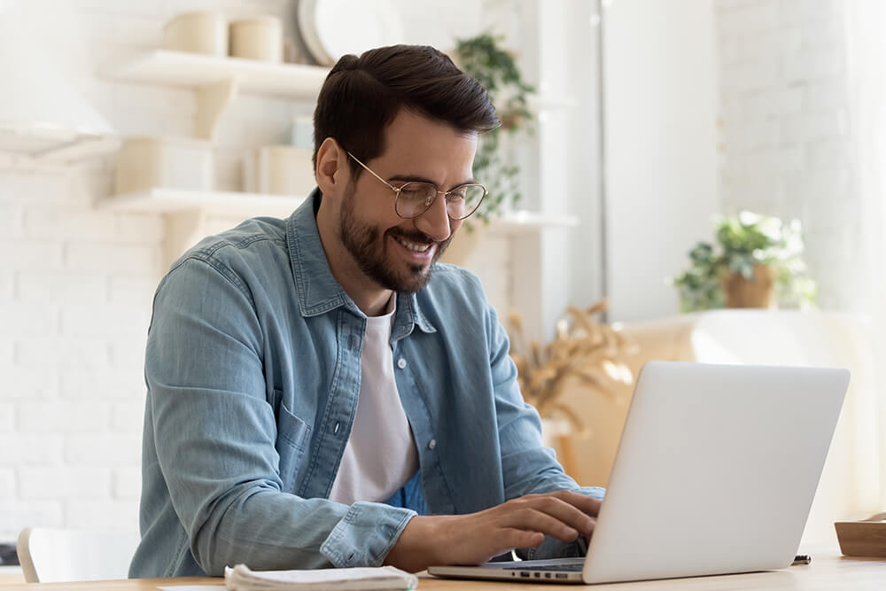 Launch Your Career in Tech: How EdKosmos Helps You Choose the Right IT Program in Canada 